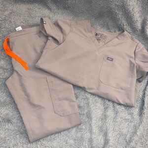 Figs limited edition scrub set beige Xs